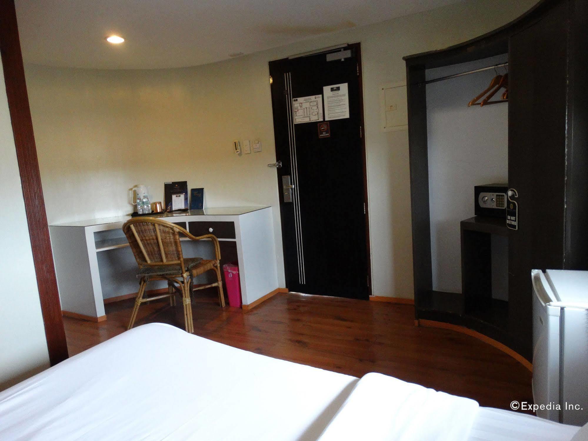 Grande Vista Hotel Puerto Princesa Екстер'єр фото